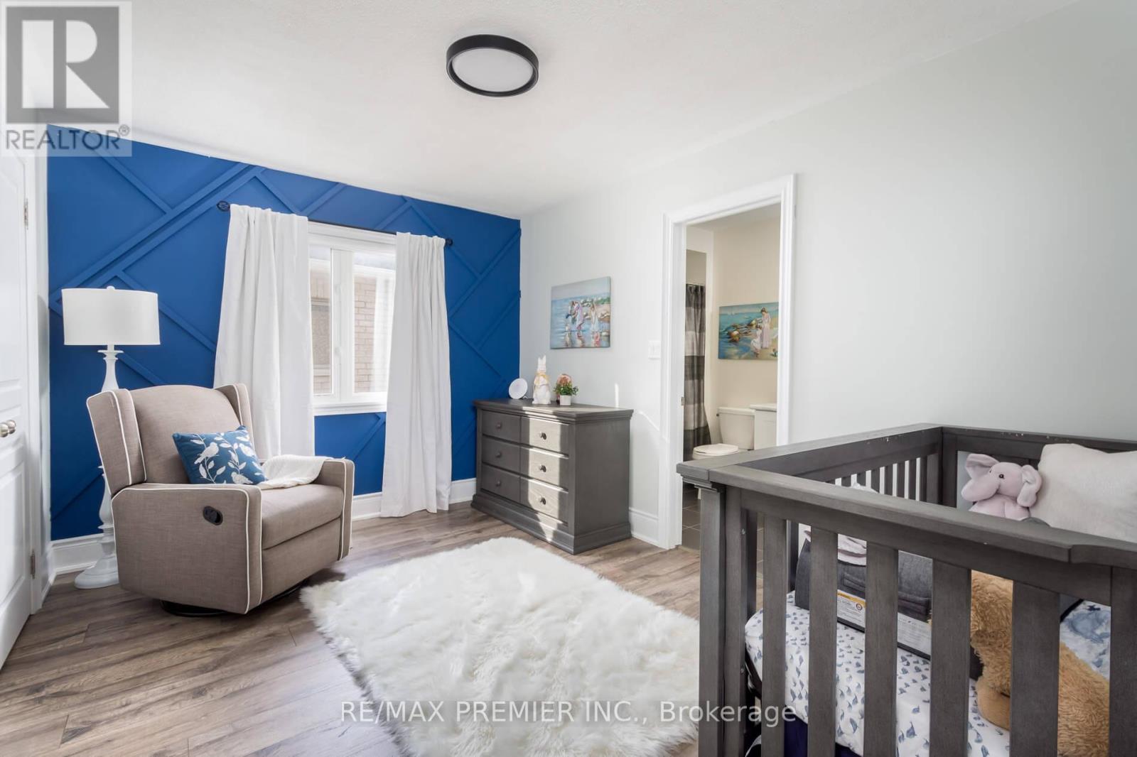 10 SCHWALM CRES