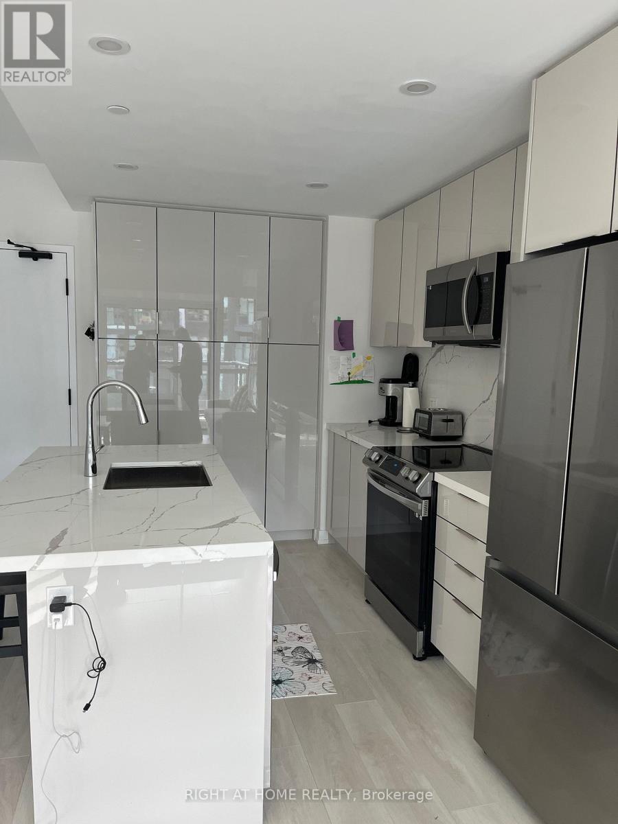 #224 -415 SEA RAY AVE, #224