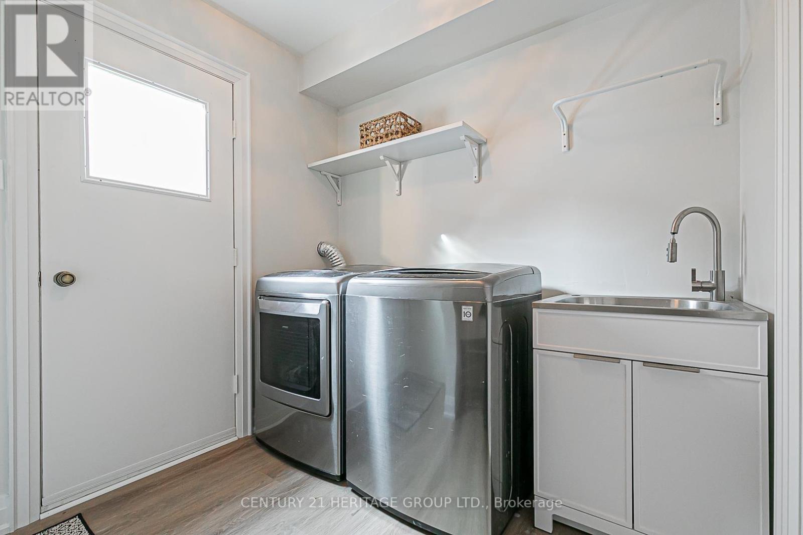 127 CROSSLAND GATE