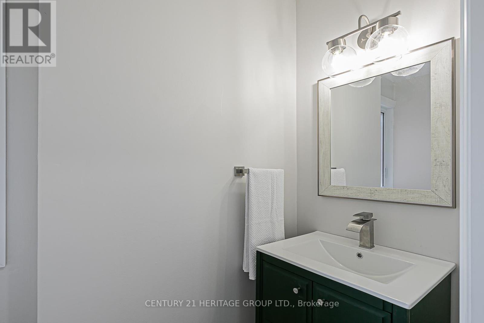 127 CROSSLAND GATE