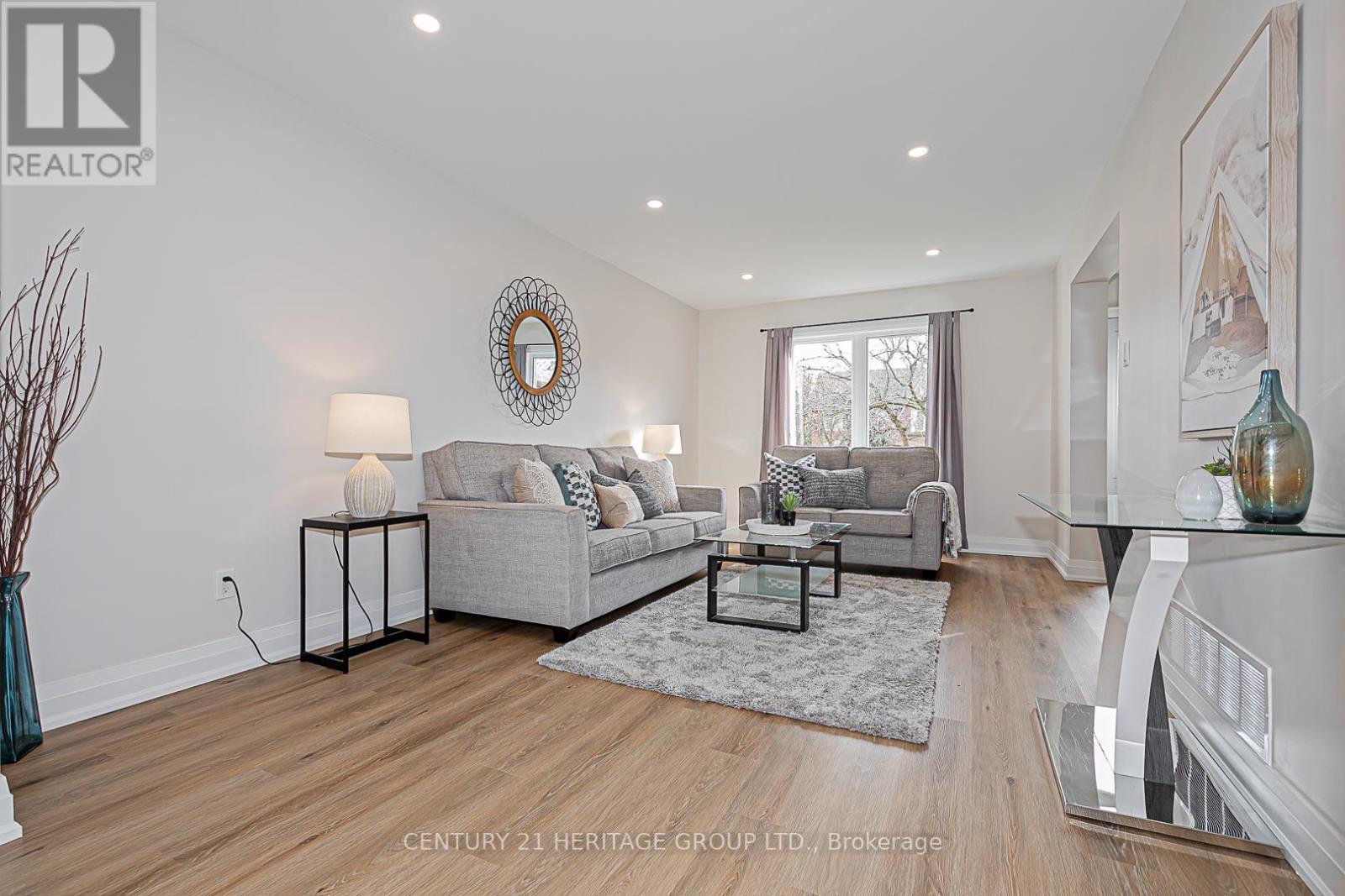 127 CROSSLAND GATE