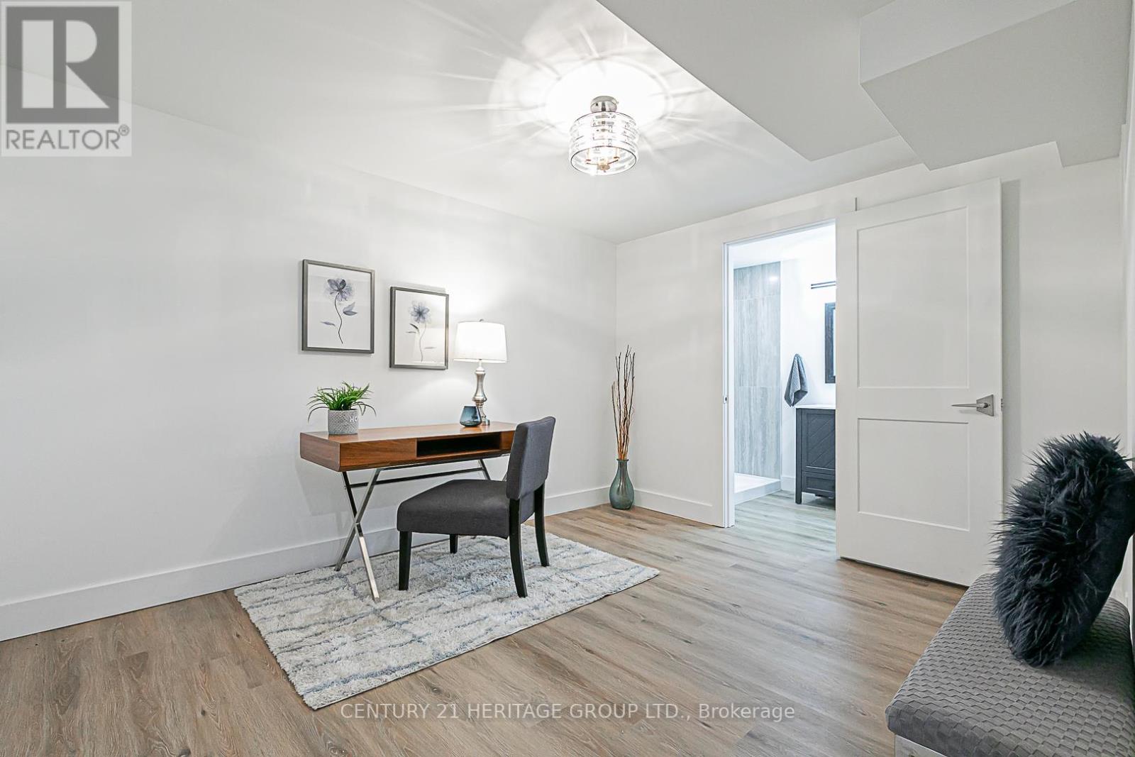 127 CROSSLAND GATE