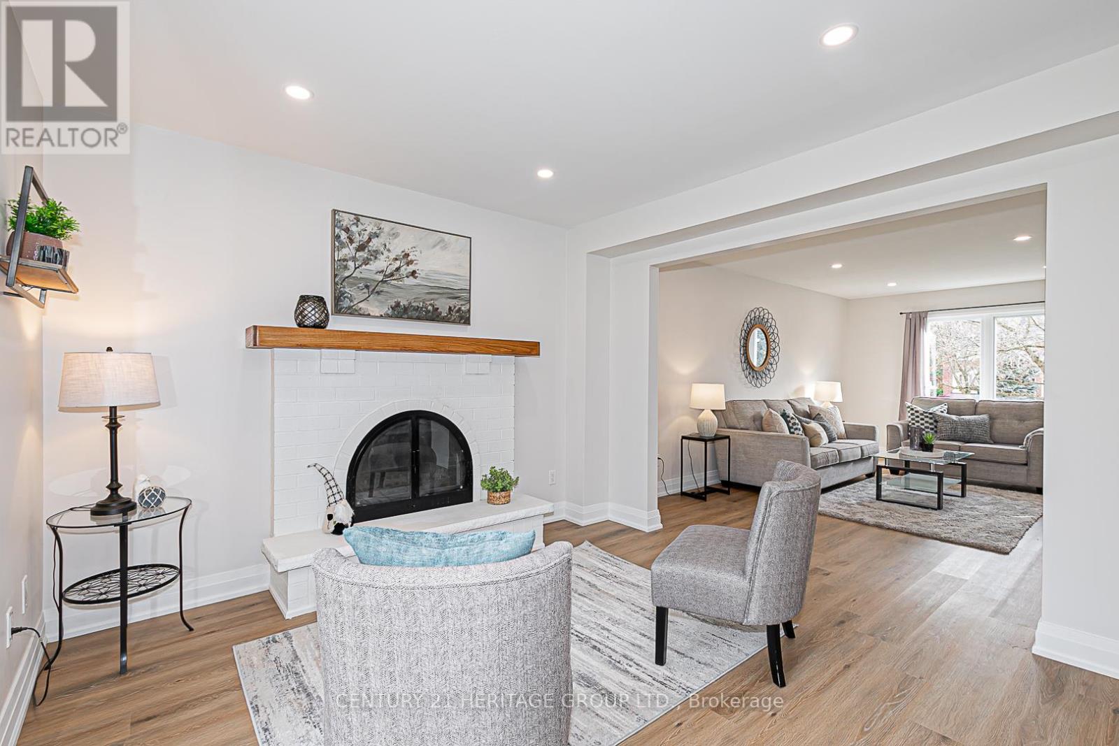 127 CROSSLAND GATE