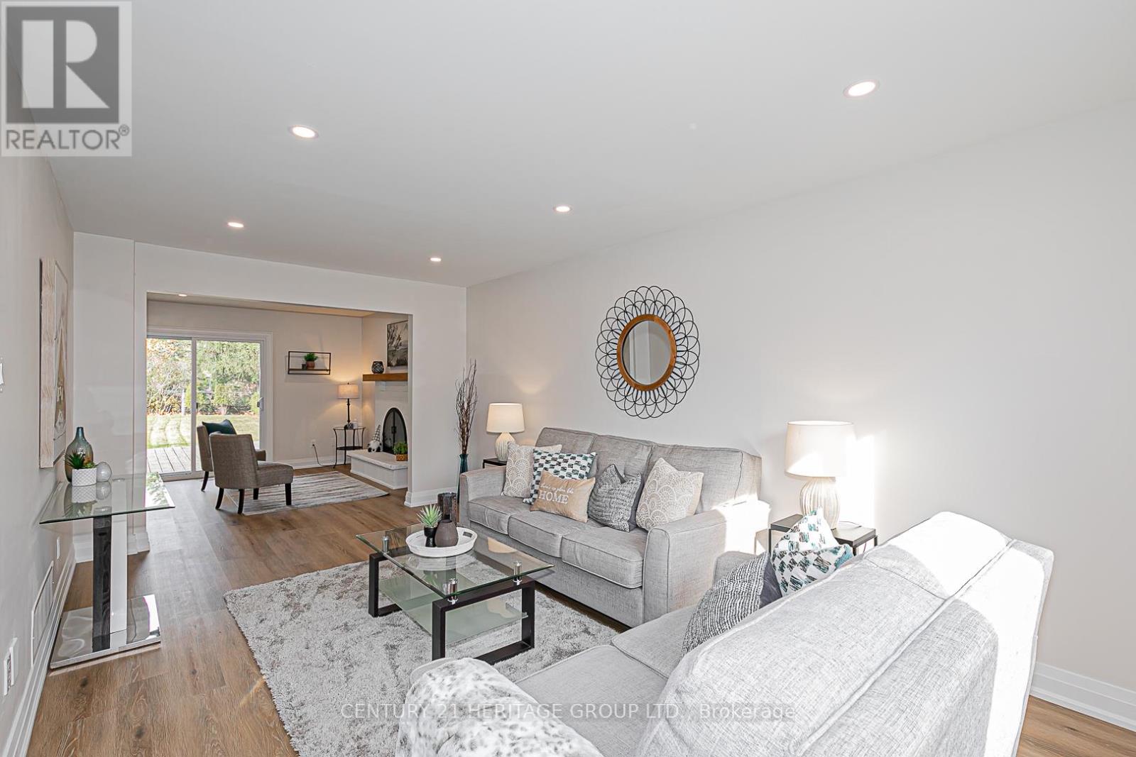 127 CROSSLAND GATE