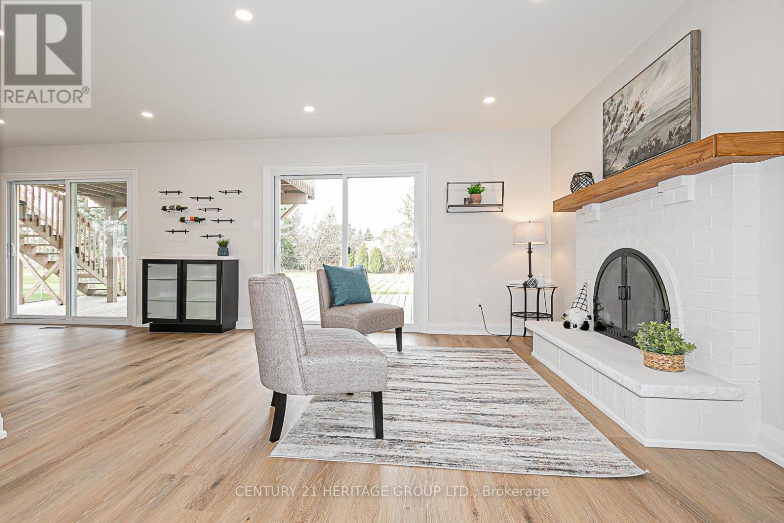 127 CROSSLAND GATE