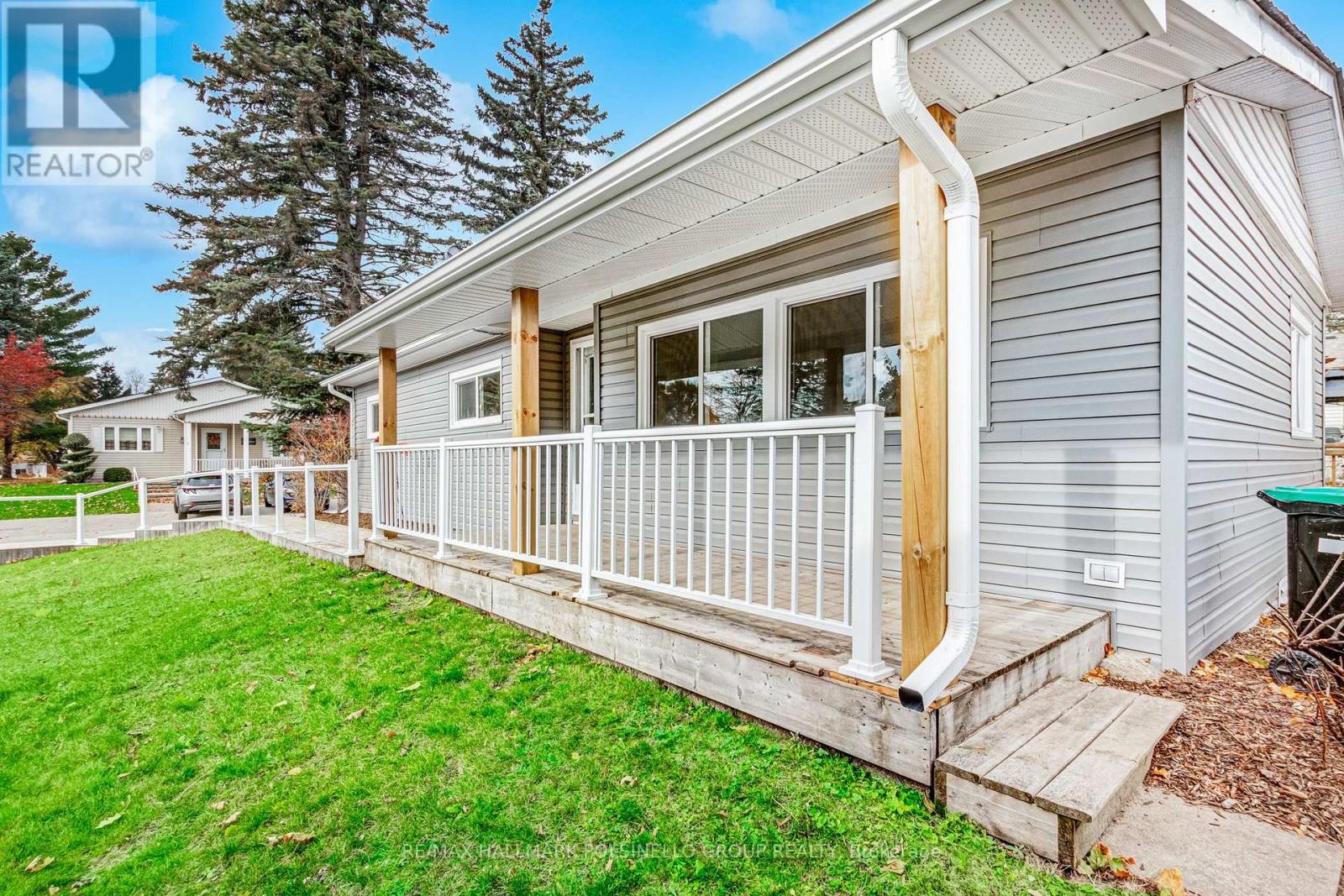 2 TREFOIL DR