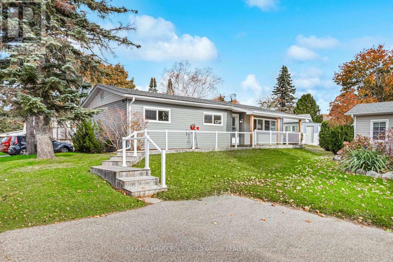2 TREFOIL DR