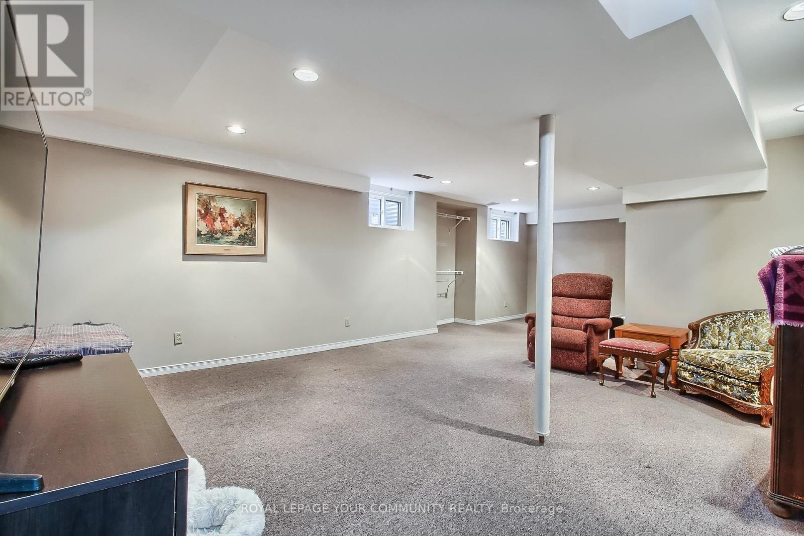 28 PATRICIAN CRT