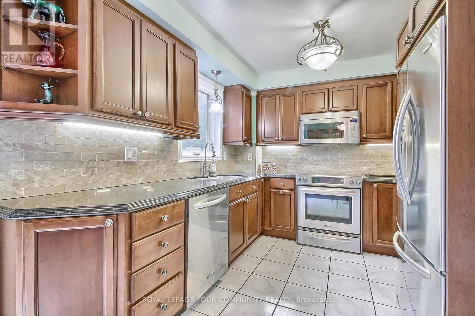 28 PATRICIAN CRT