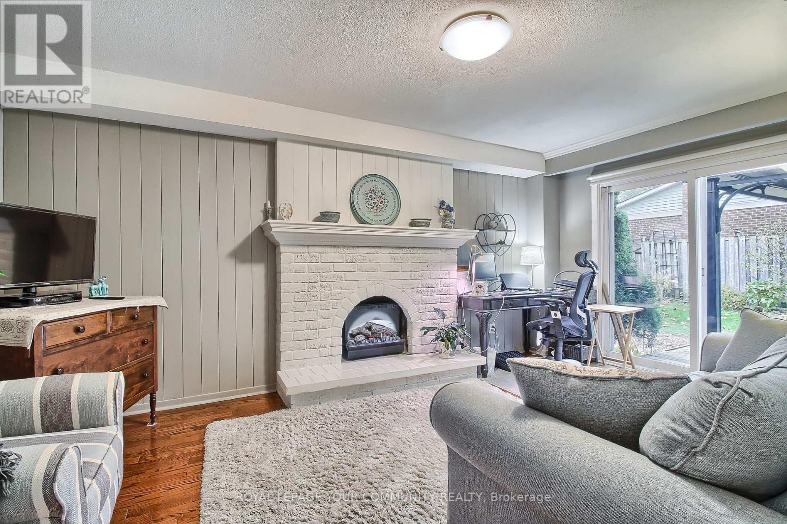 28 PATRICIAN CRT