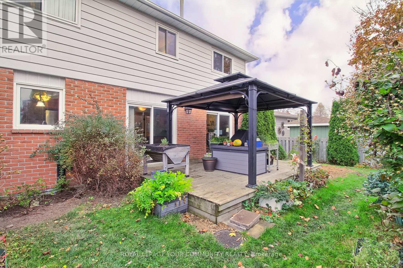 28 PATRICIAN CRT