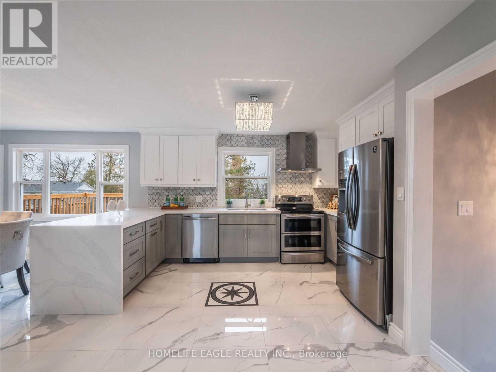 79 SIMCOE RD