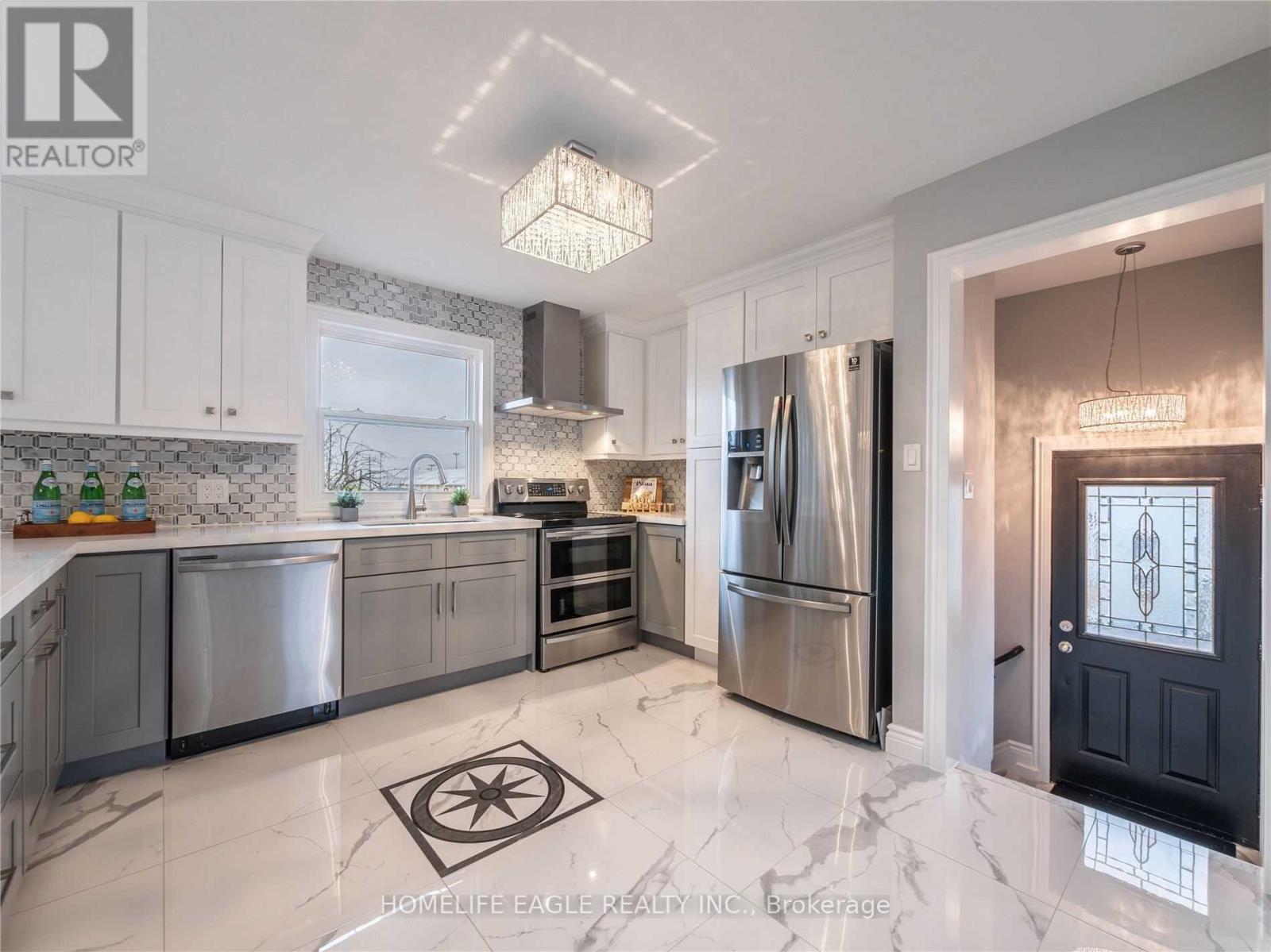 79 SIMCOE RD