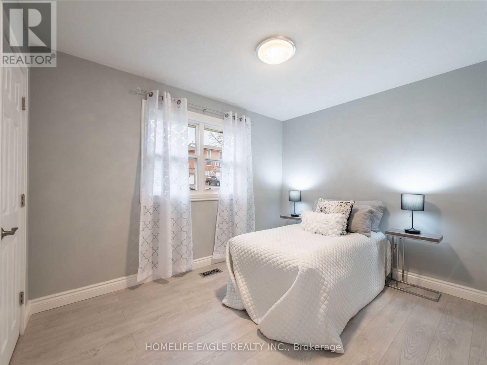 79 SIMCOE RD