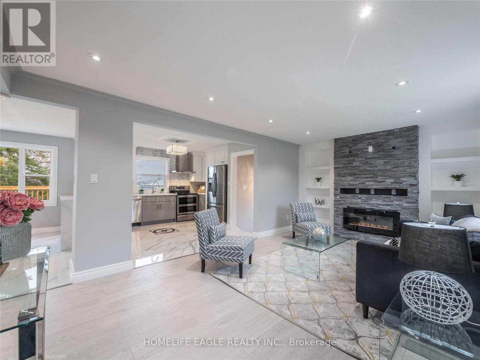 79 SIMCOE RD