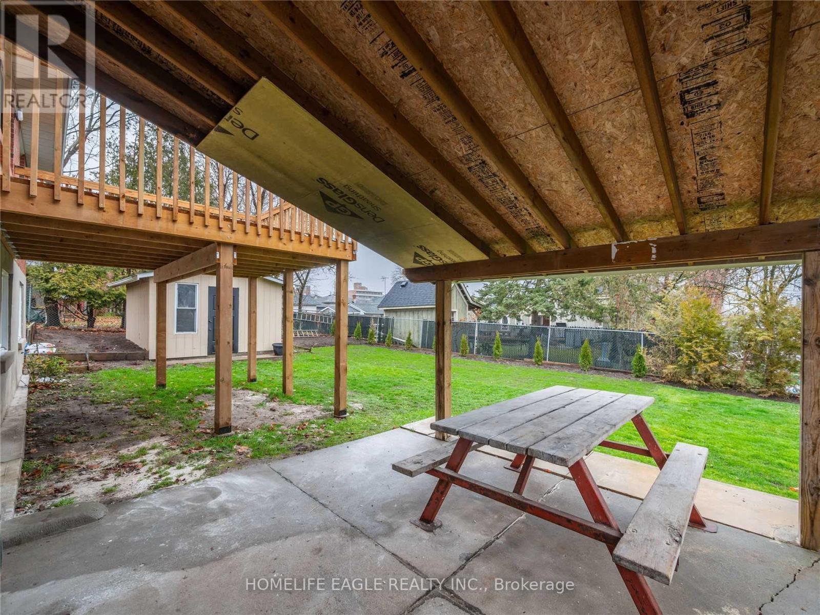 79 SIMCOE RD