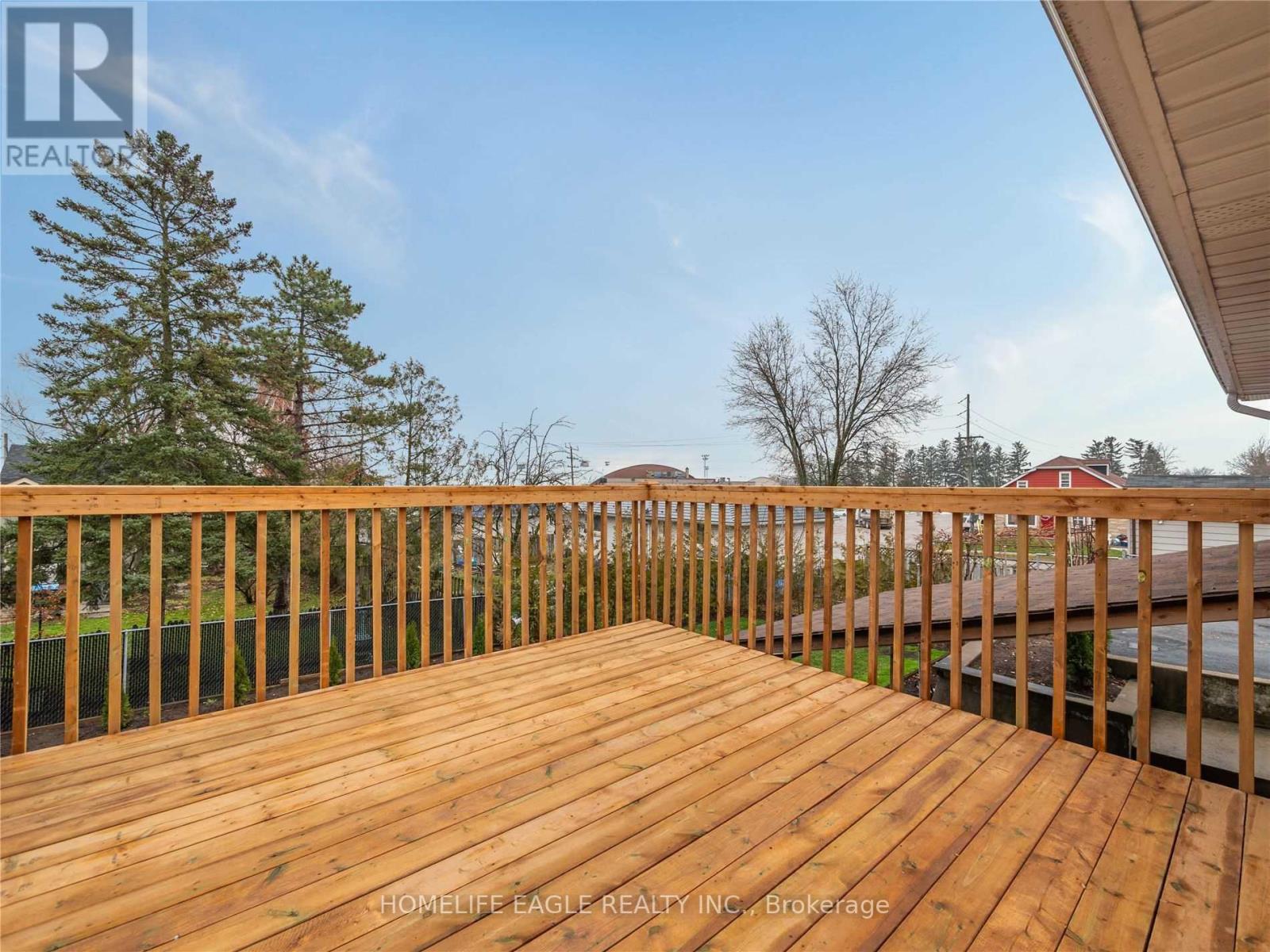79 SIMCOE RD