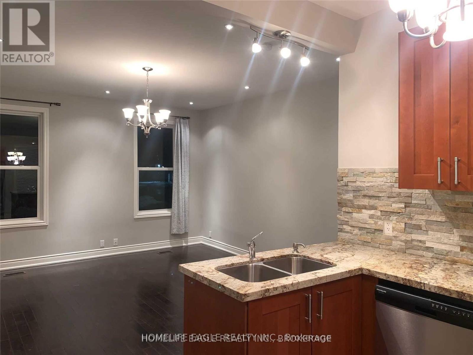 87 SIMCOE RD