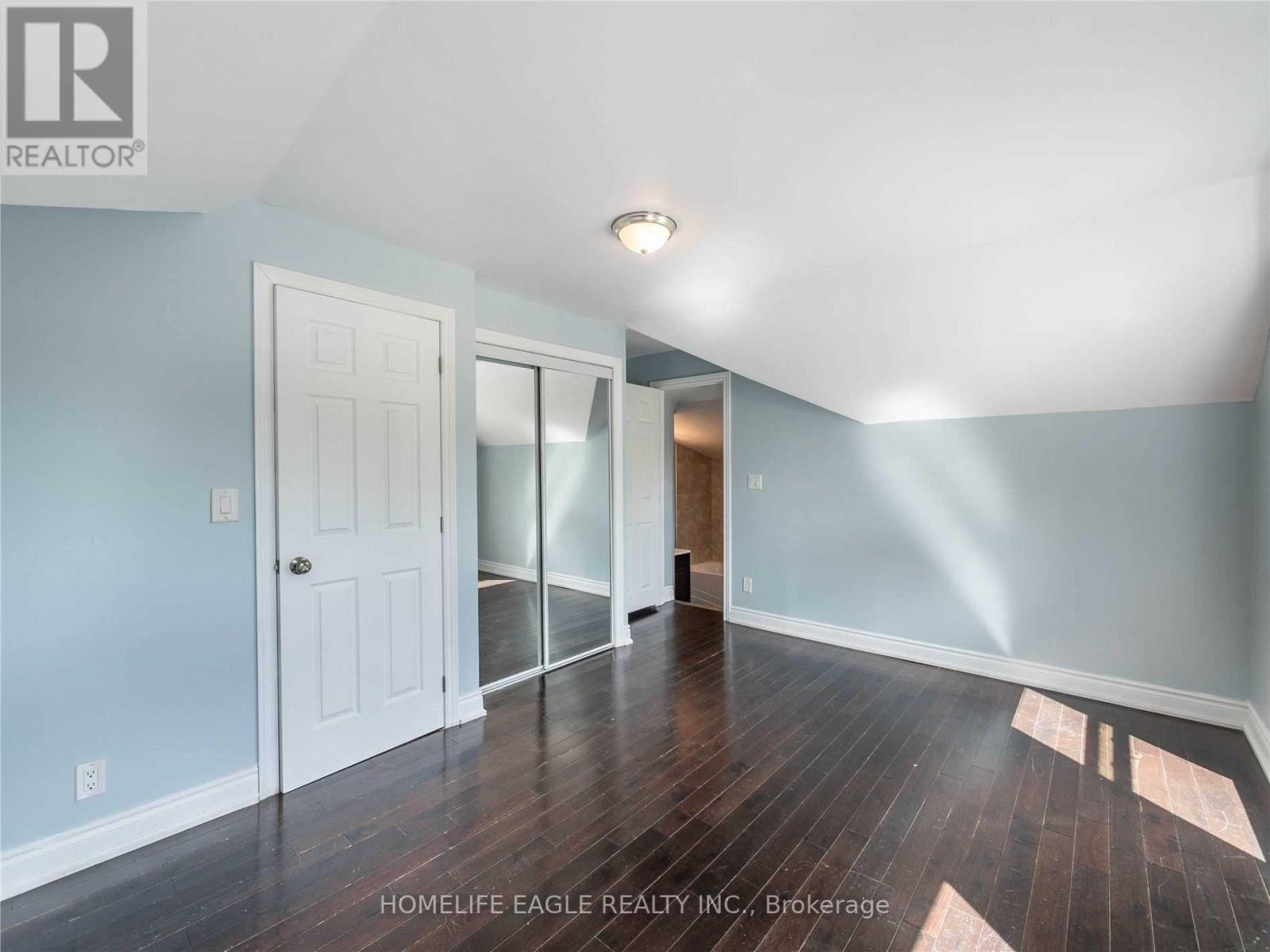 87 SIMCOE RD