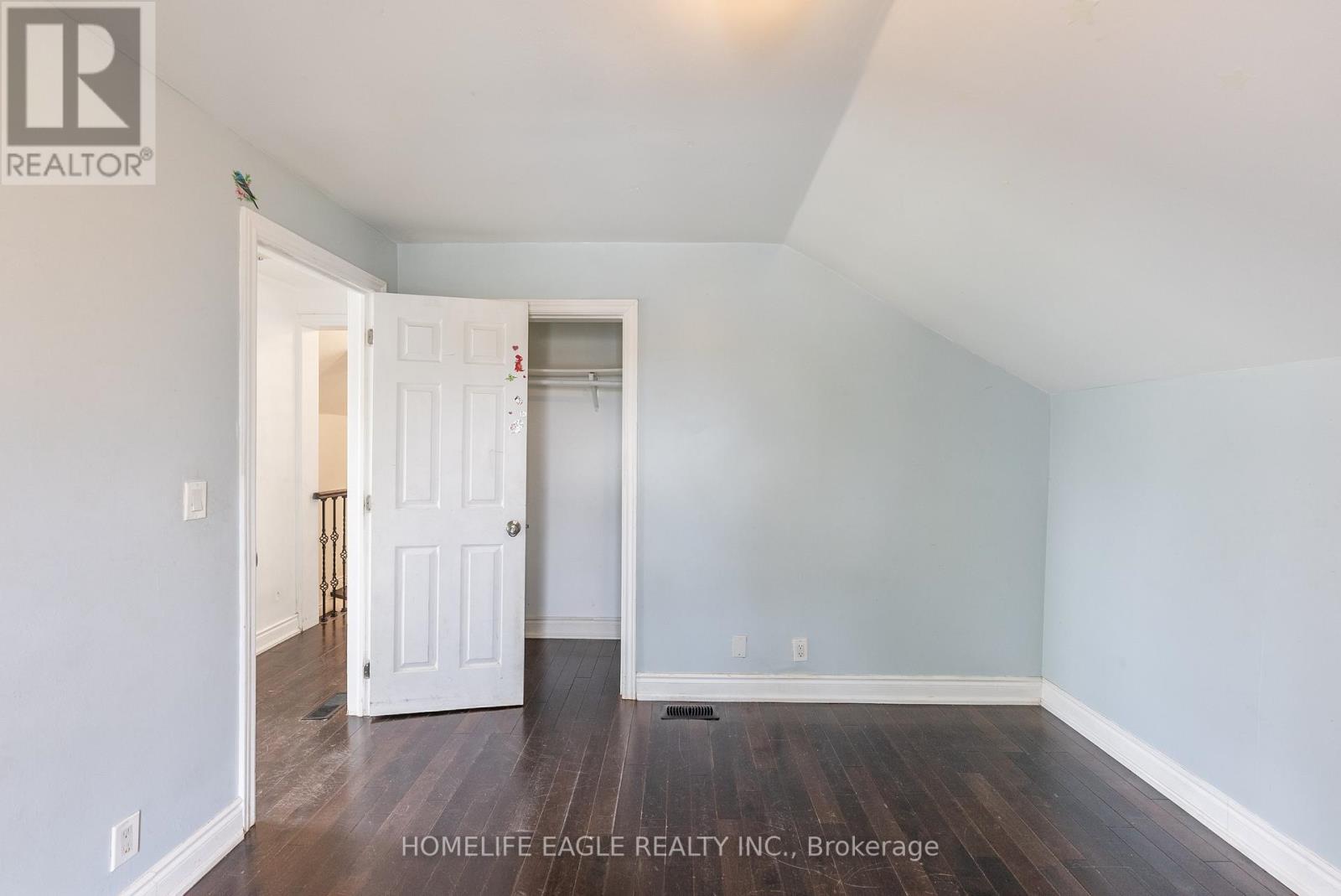 87 SIMCOE RD