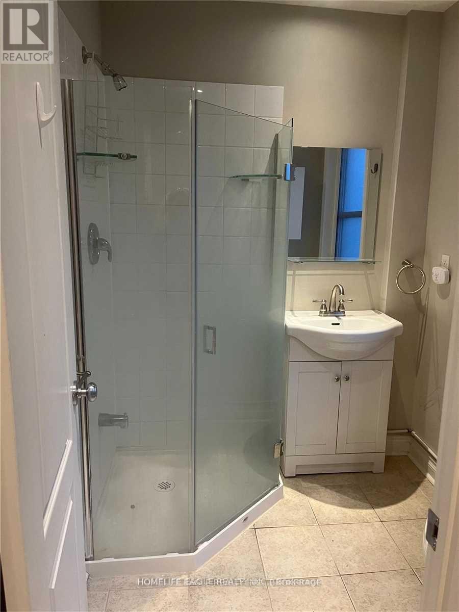 87 SIMCOE RD