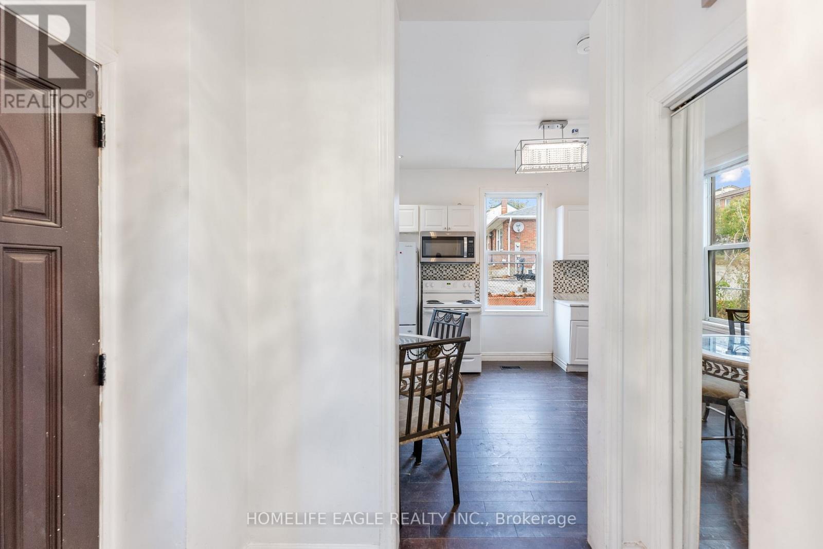 87 SIMCOE RD