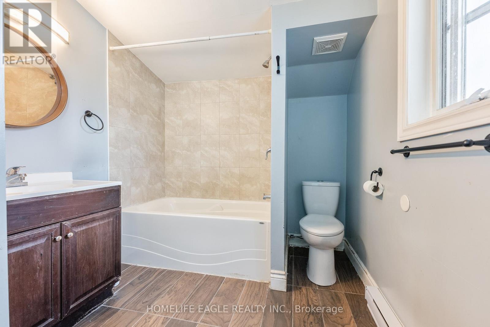 87 SIMCOE RD