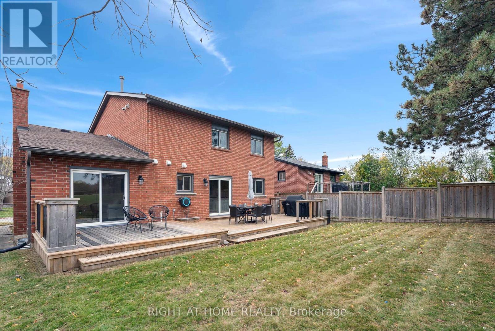 218 YORKSHIRE DR