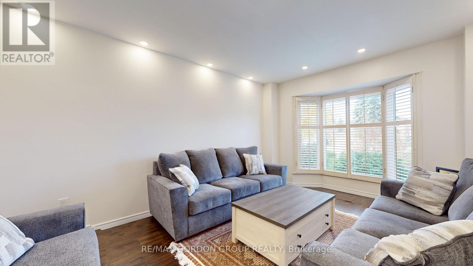 328 SALISBURY LANE