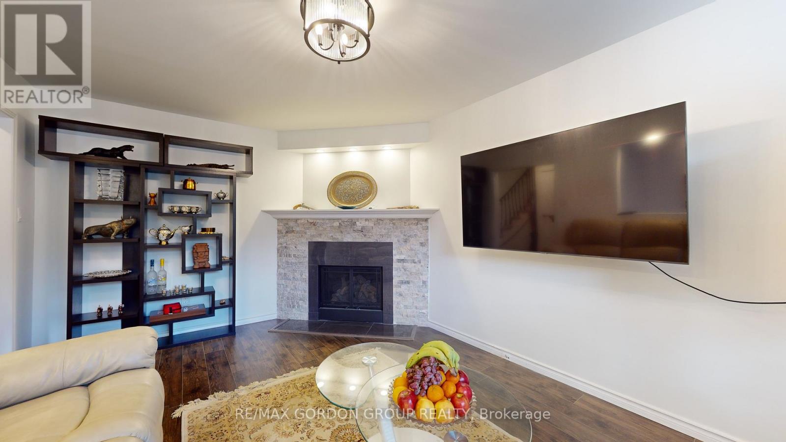 328 SALISBURY LANE
