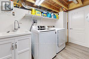 172 PELEE AVE