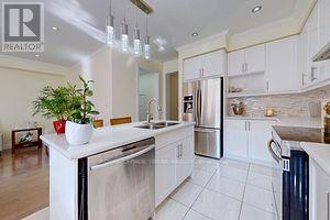 172 PELEE AVE