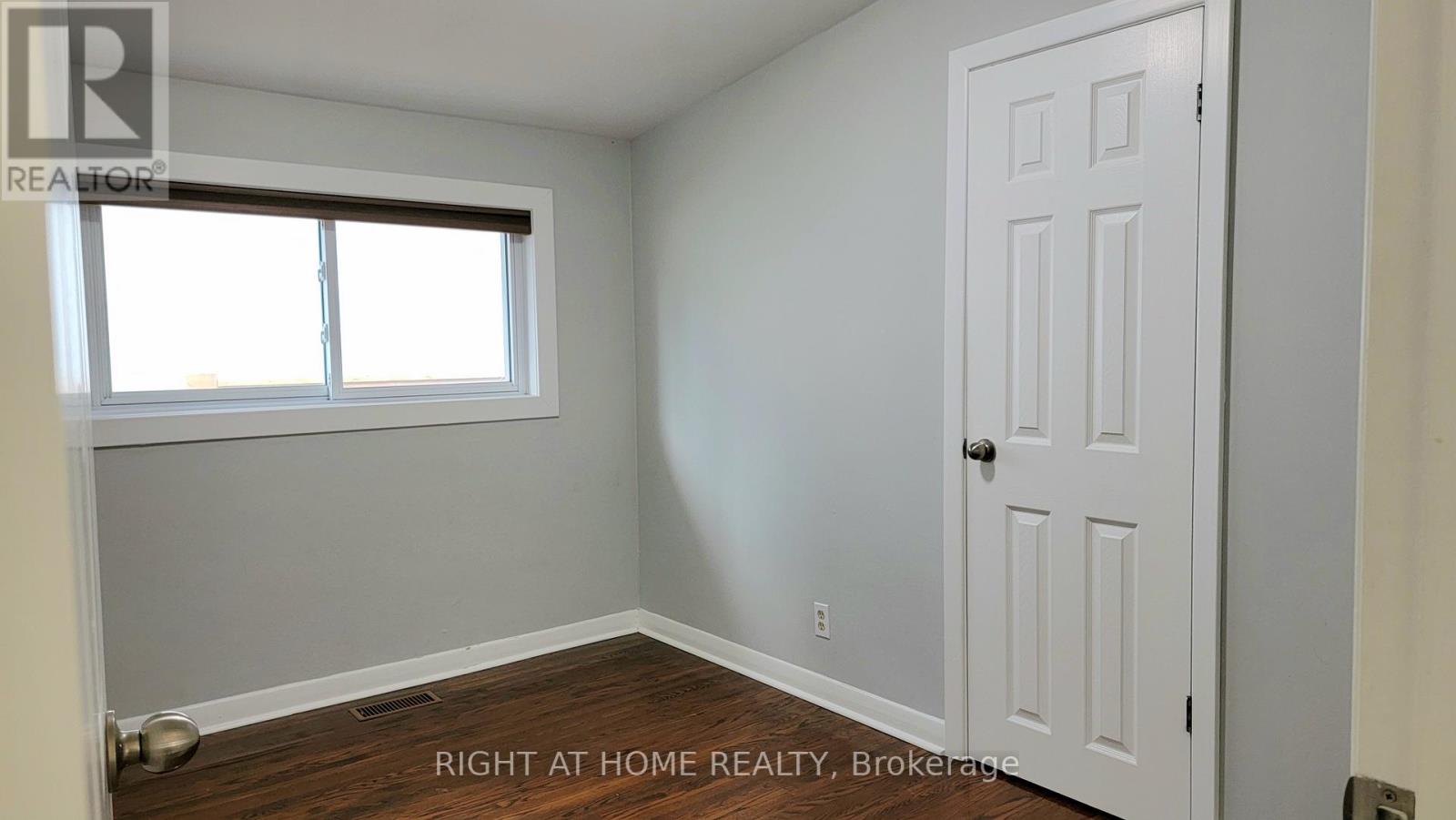 82 MURRAY DR