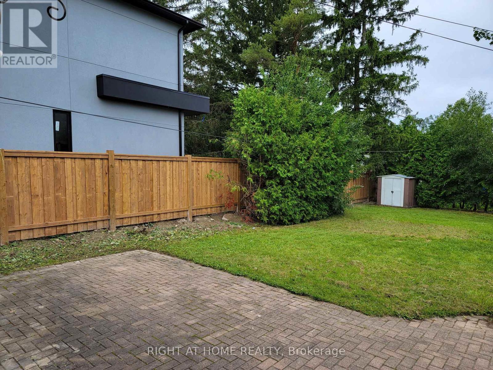 82 MURRAY DR