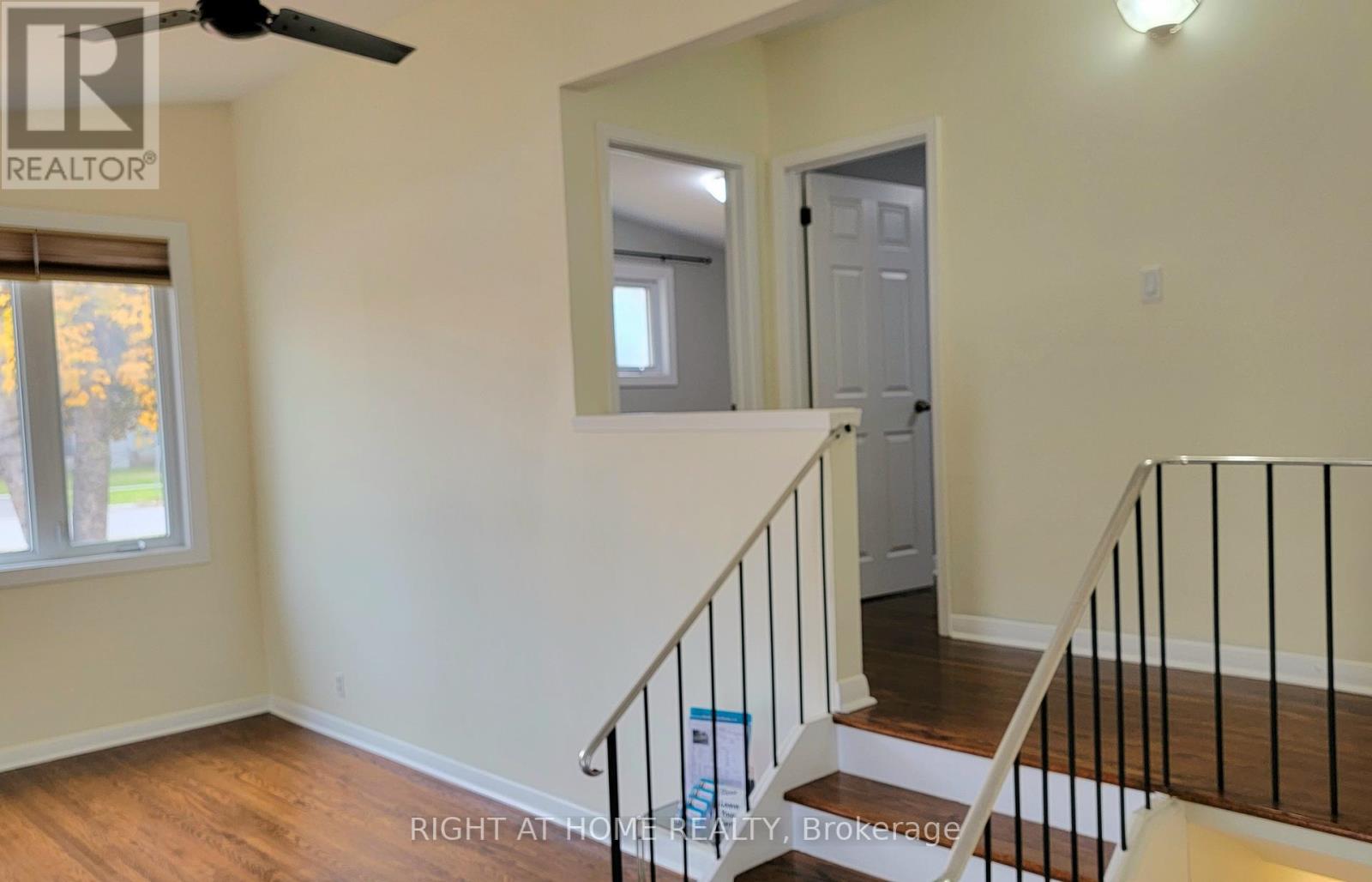 82 MURRAY DR