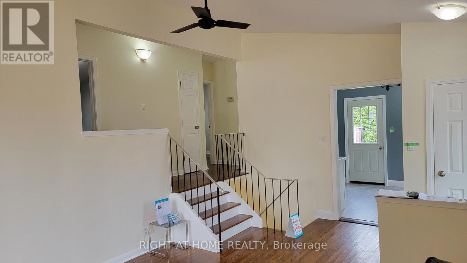 82 MURRAY DR