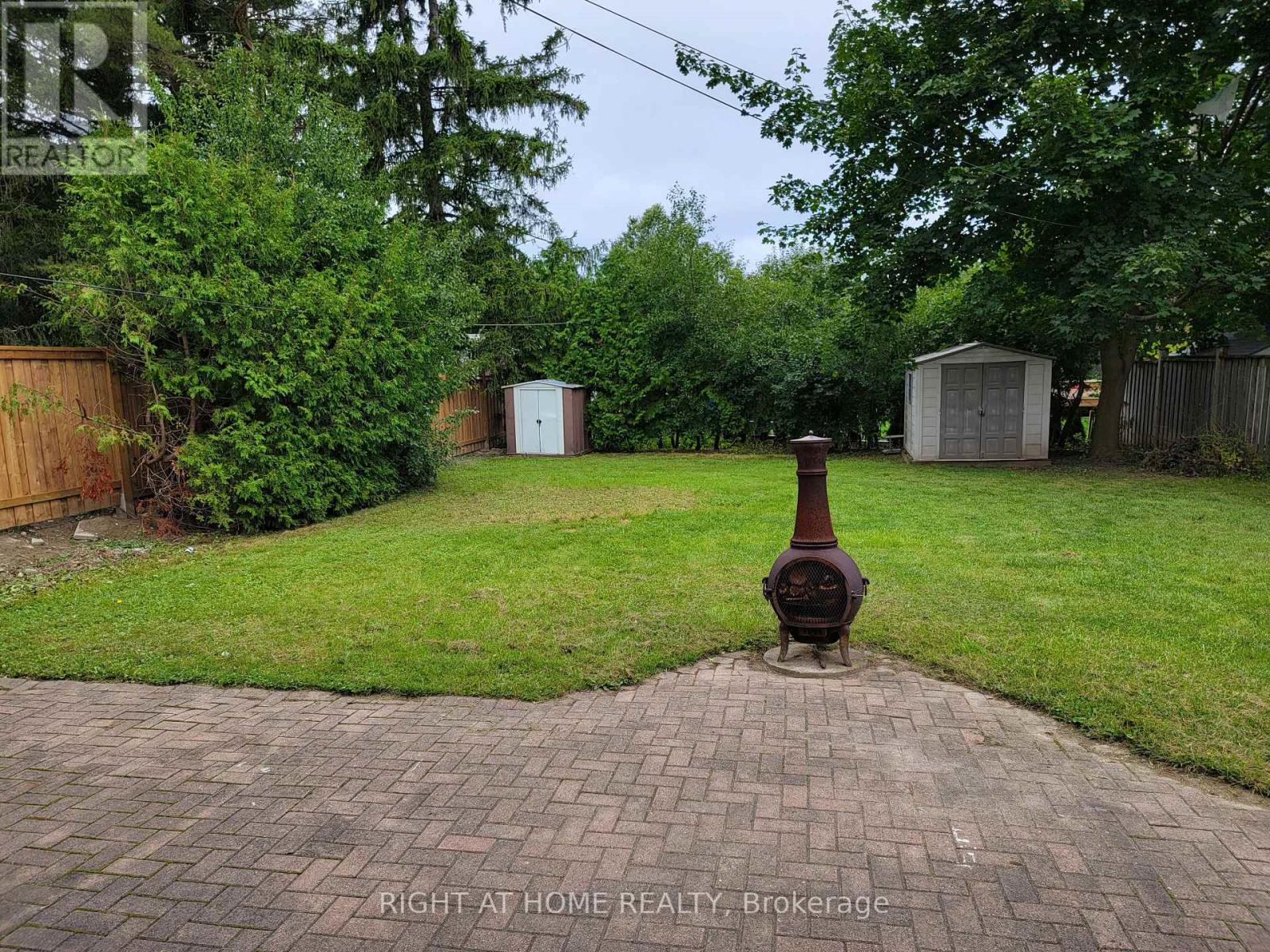82 MURRAY DR