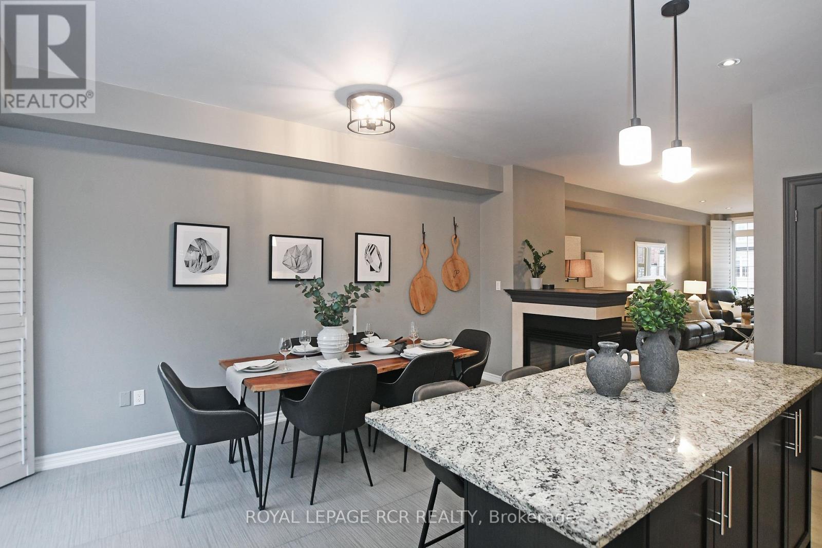 216 APPLETON CRT