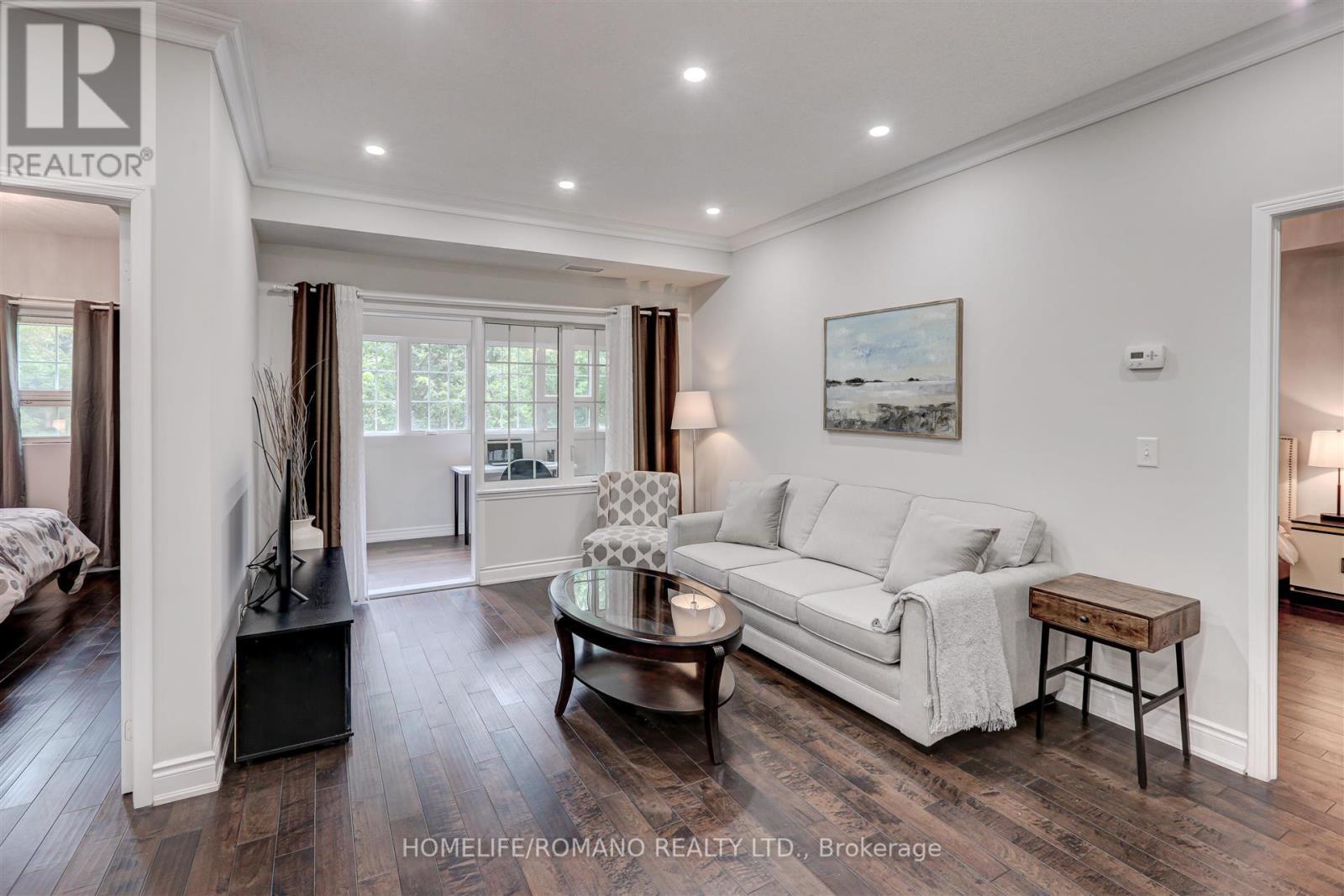 #107 -9431 JANE ST