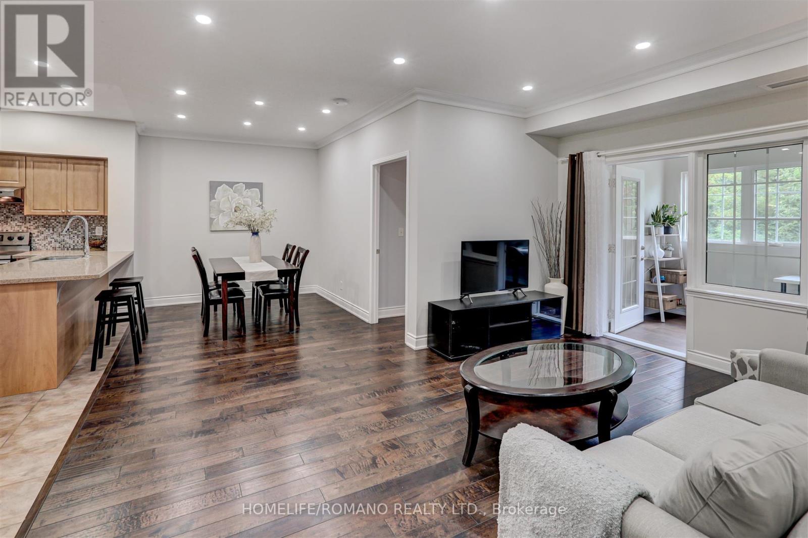 #107 -9431 JANE ST