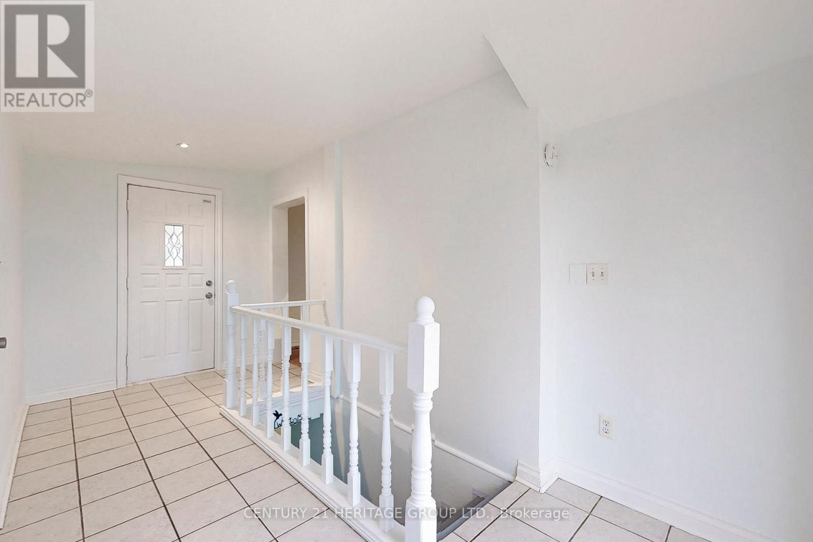 81 DENNE BLVD N