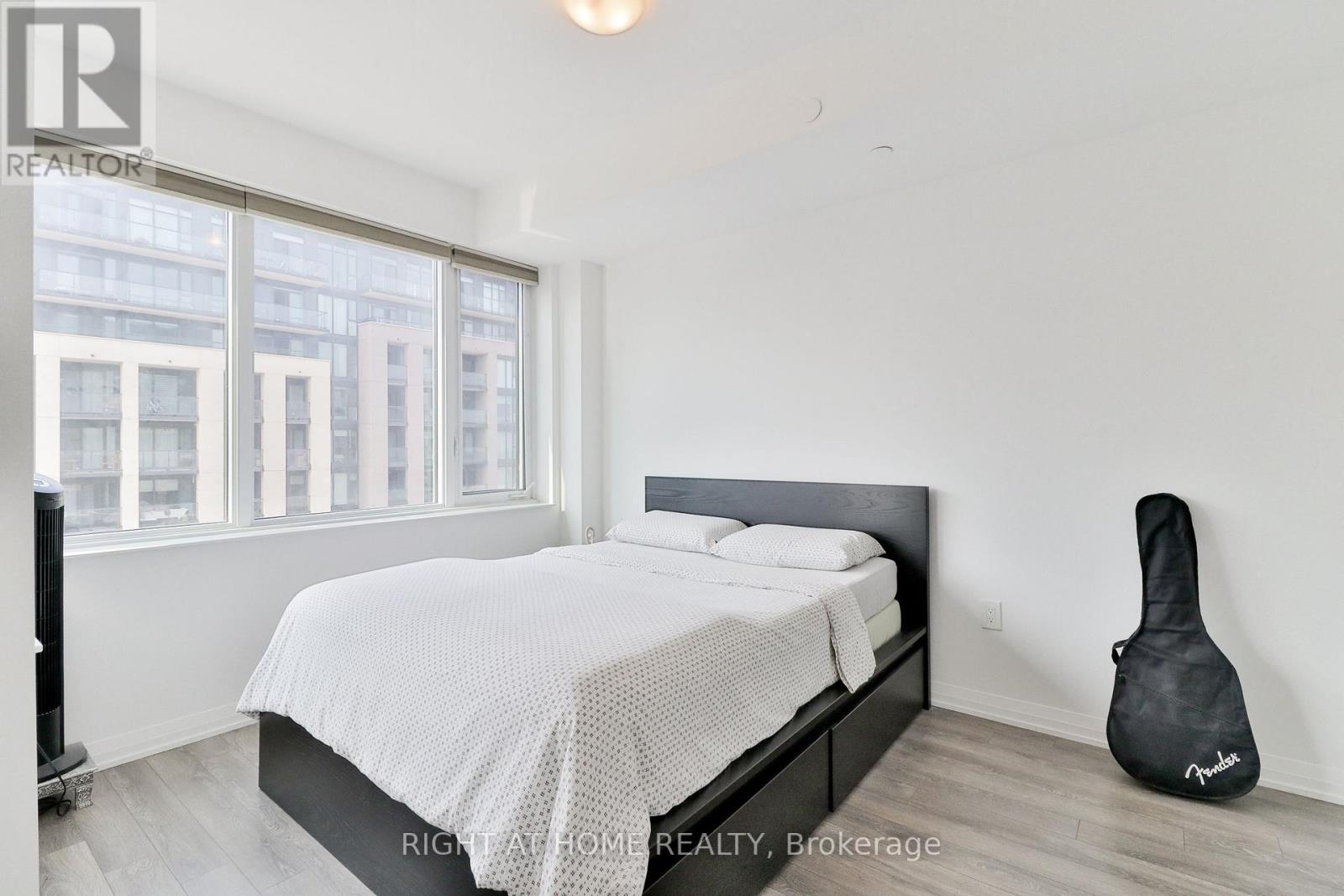 #832 -99 EAGLE ROCK WAY, #832