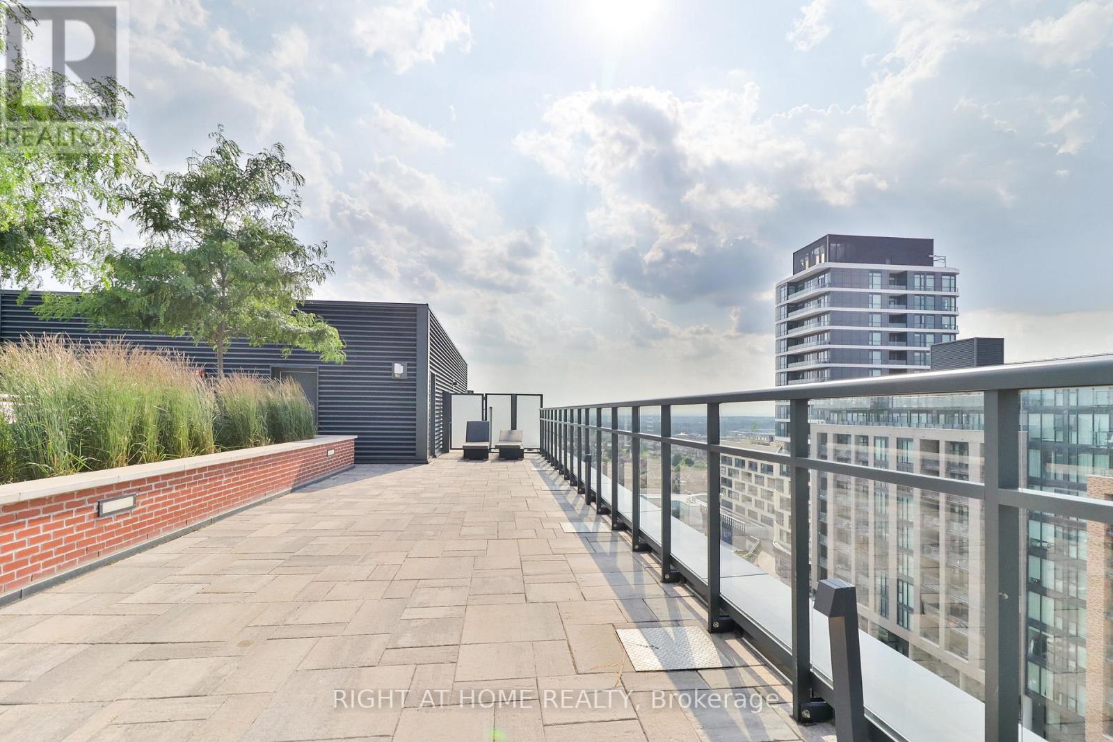 #832 -99 EAGLE ROCK WAY, #832