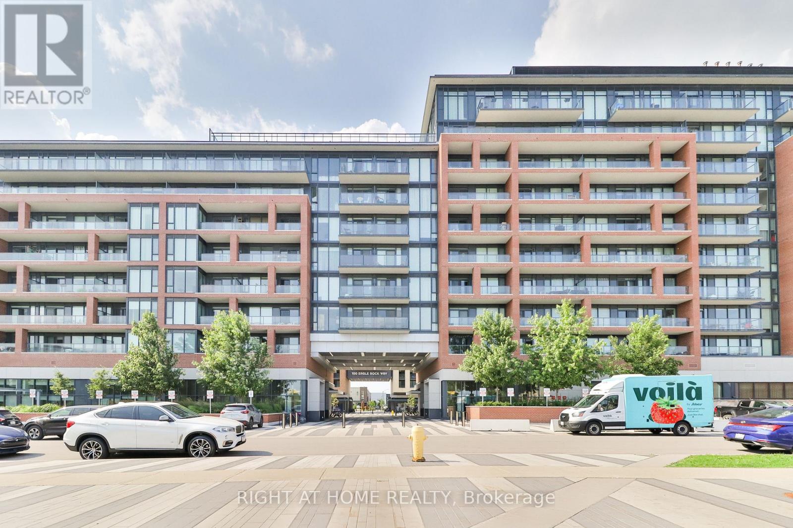 #832 -99 EAGLE ROCK WAY, #832