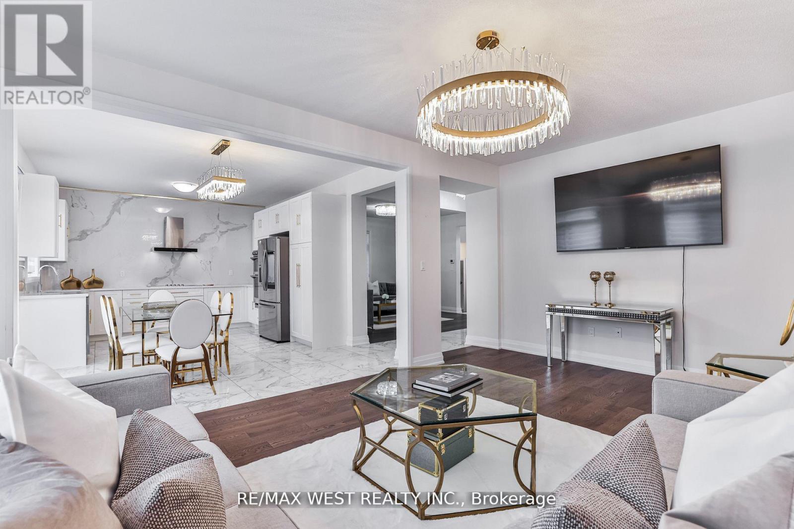 23 JONKMAN BLVD