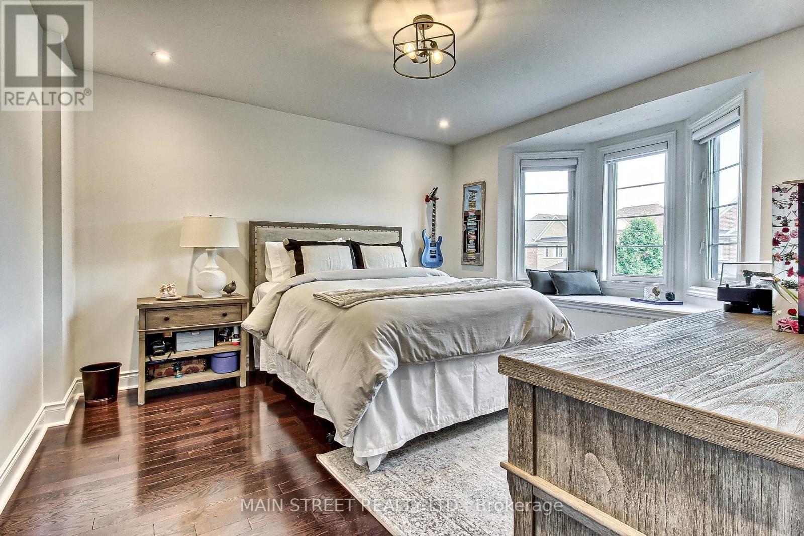 975 GORING CIRC