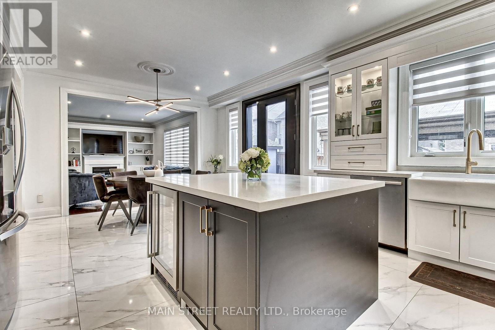 975 GORING CIRC