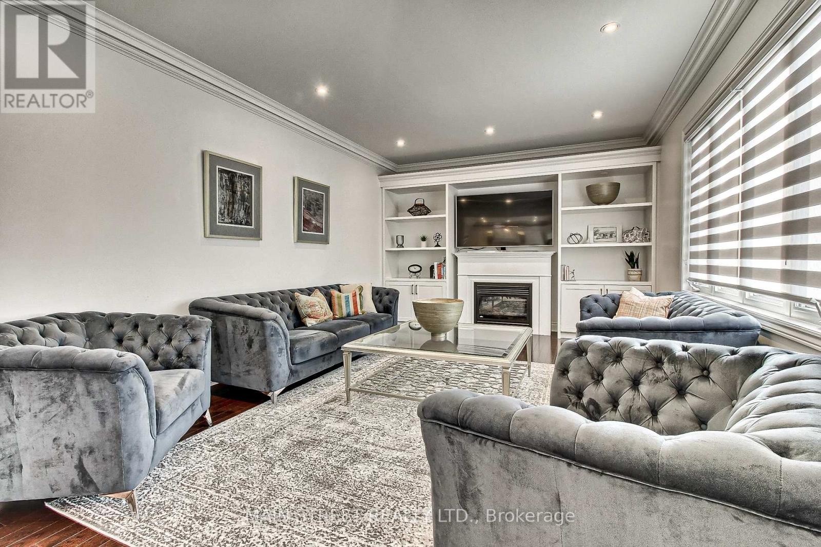 975 GORING CIRC