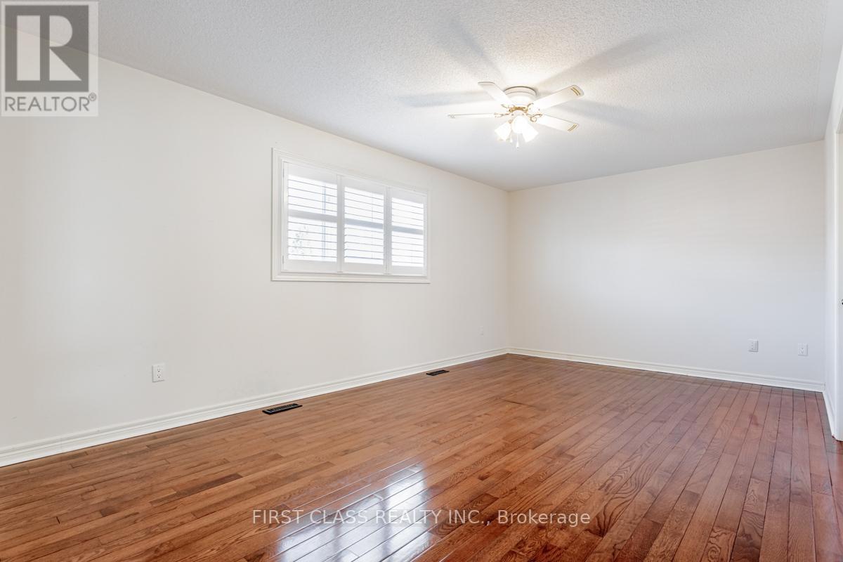68 STECKLEY ST