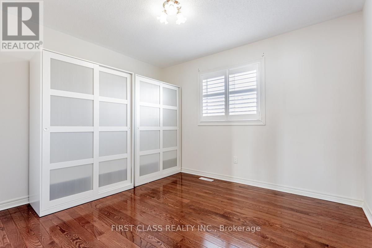 68 STECKLEY ST